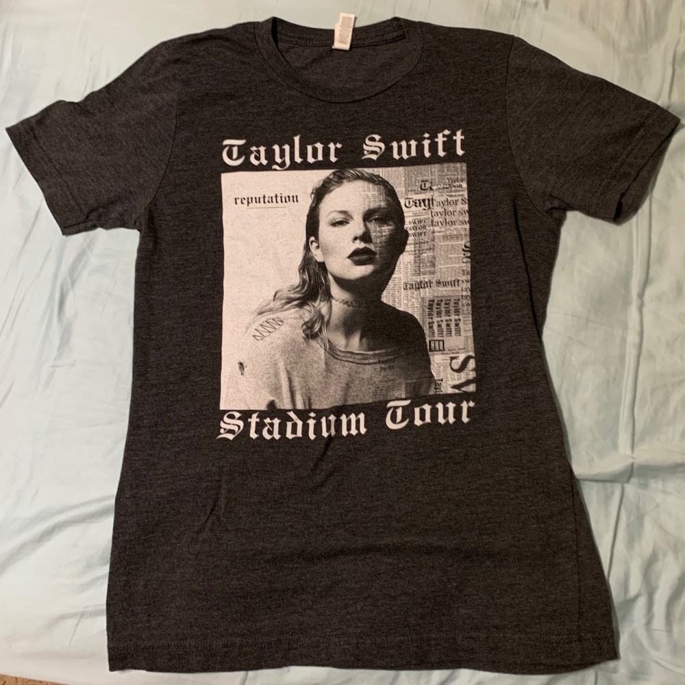 Taylor Swift reputation tour official concert shirt